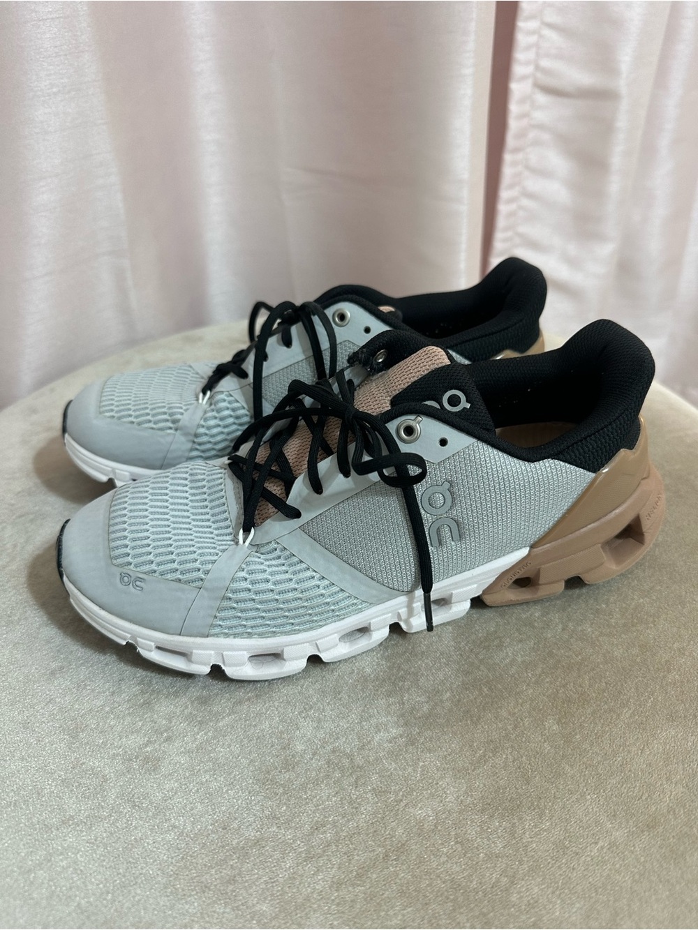 On Cloud Running shoes women’s cloudflyer